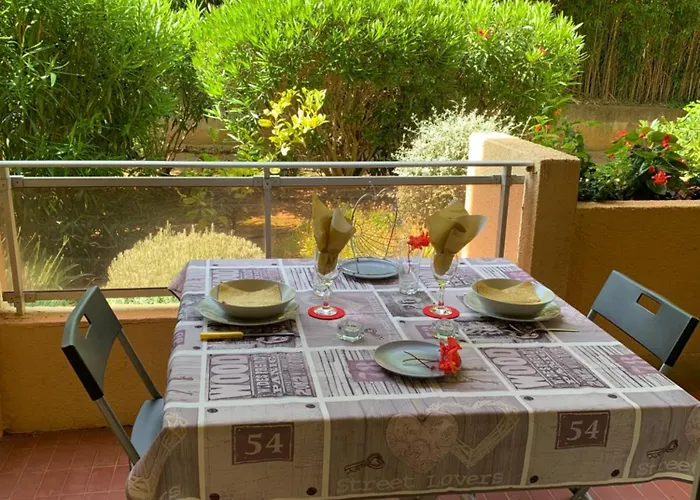 Azur Апартаменты Сис-Фур-Ле-Пляж